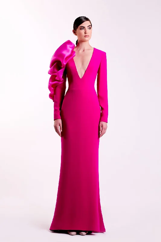 Deep V neckline crepe dress